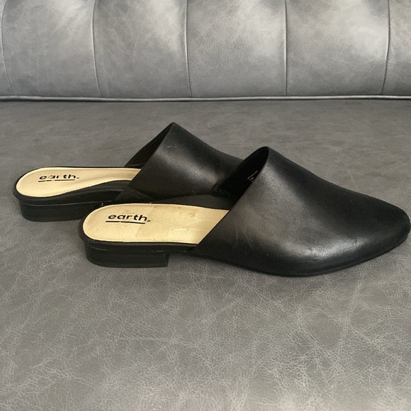 Earth Black Leather Mules - Picture 4 of 5